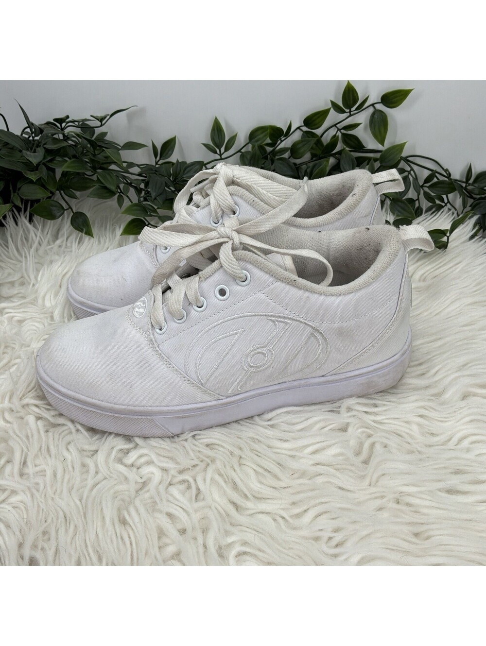 Heelys White Wheeled Skate Shoes Youth Size 4